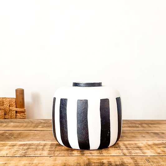 Florero Cerámica Blanco y Negro 17cm Artesanal | Frank Home Florero Frank Home Chile