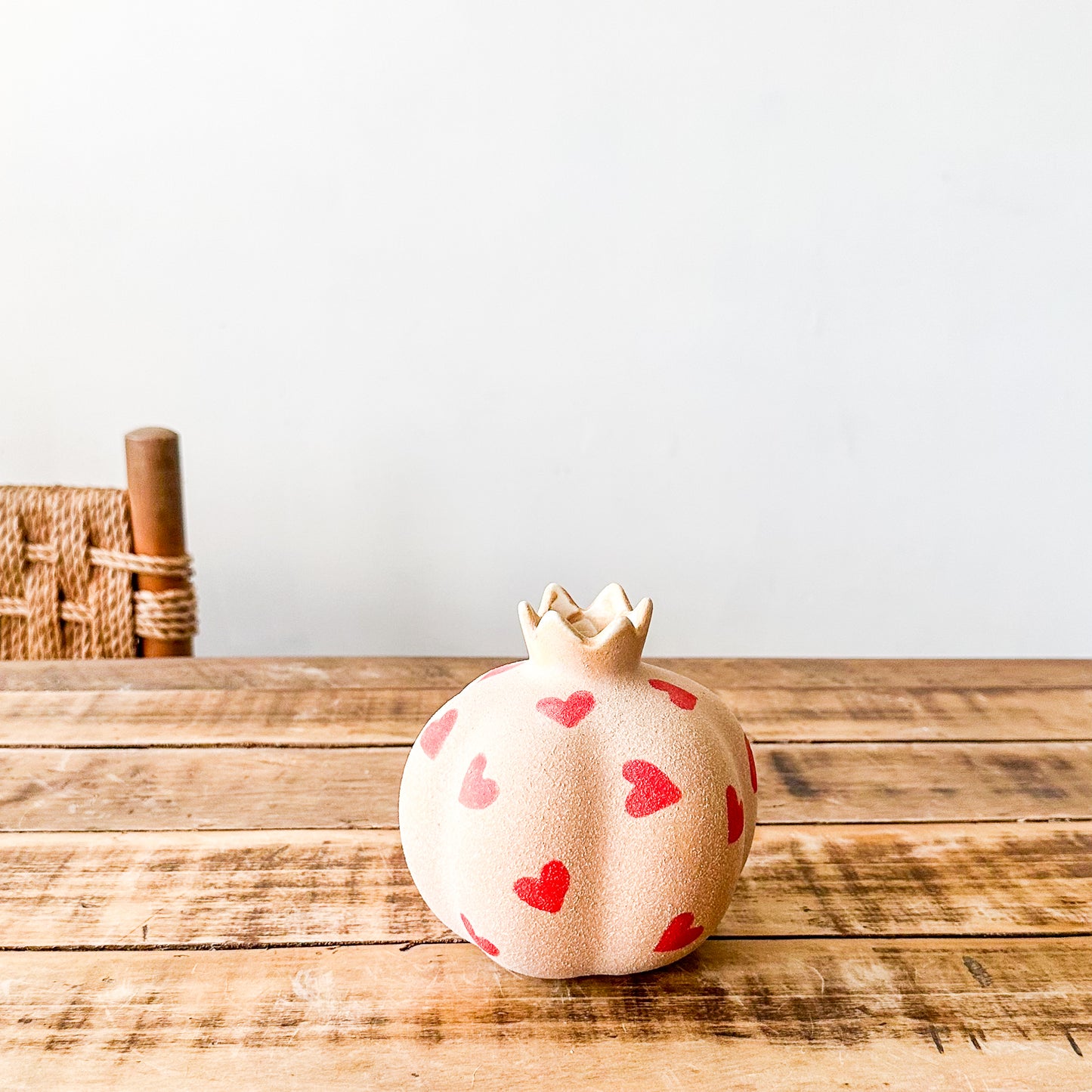 Florero Granada Cerámica Texturada Diseño Corazones Florero Frank Home Chile