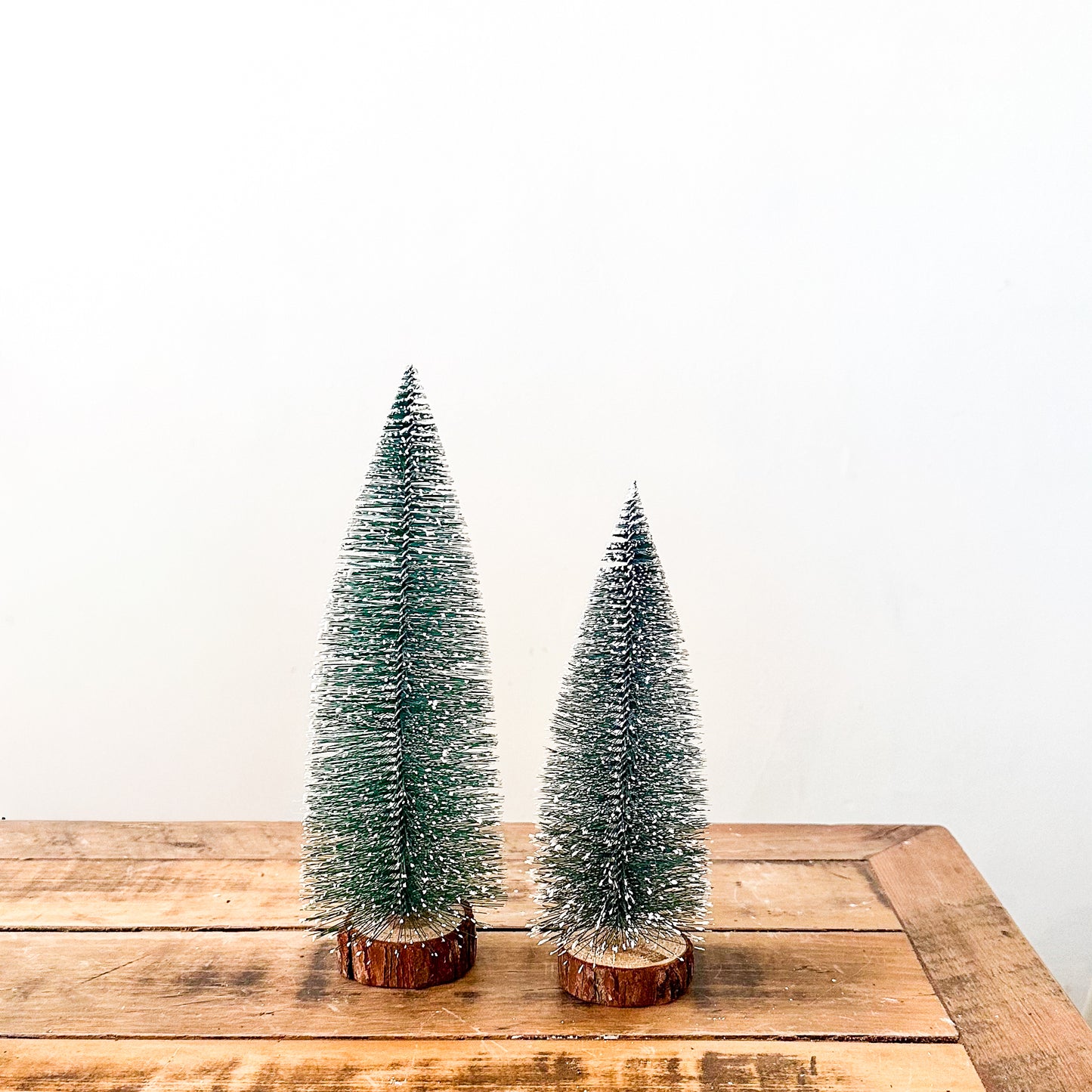 Set 2 Mini Árboles de Navidad 27cm y 21cm - Decoración Festiva Premium Adorno Frank Home Chile