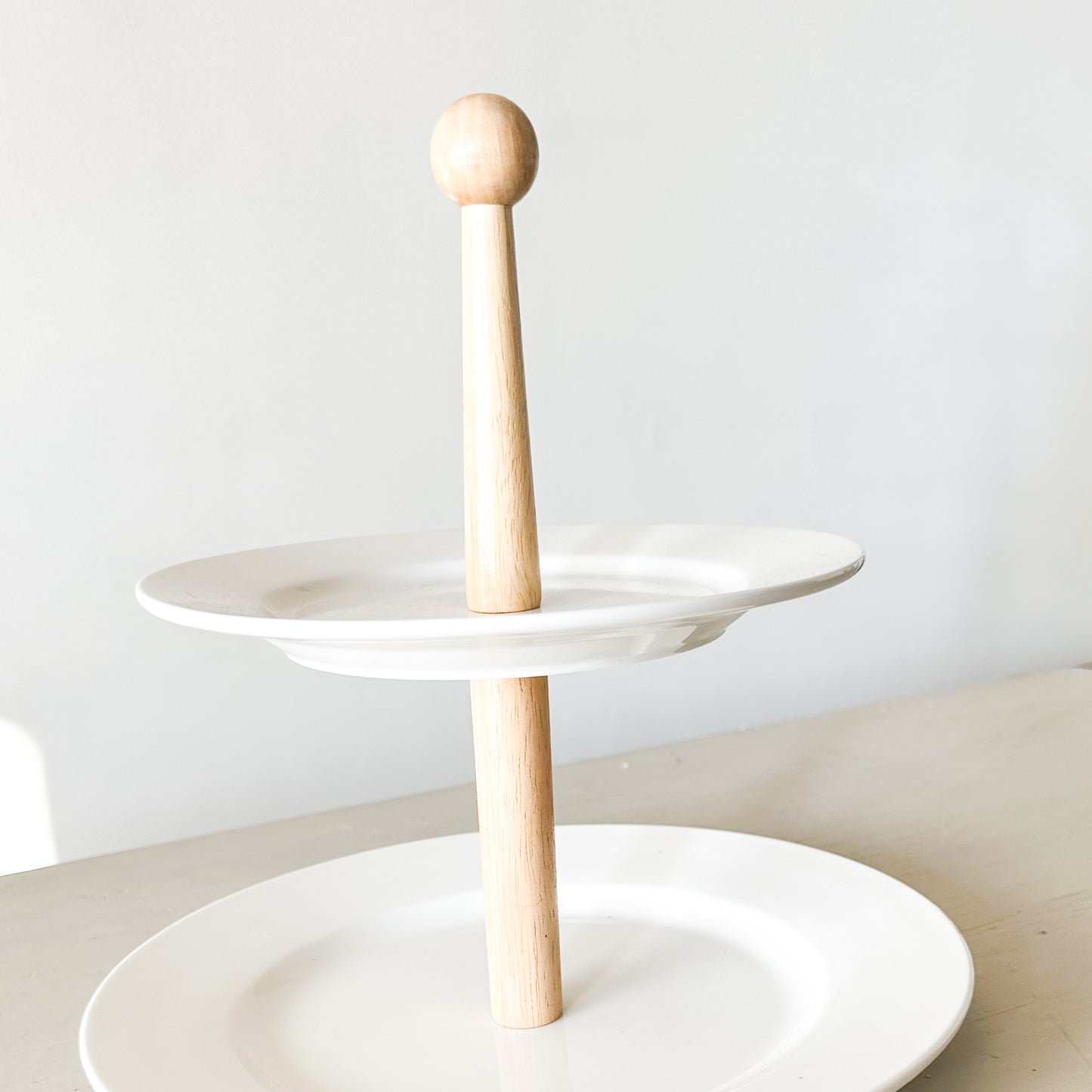 Bandeja dos niveles cerámica blanca bandeja Frank Home Chile