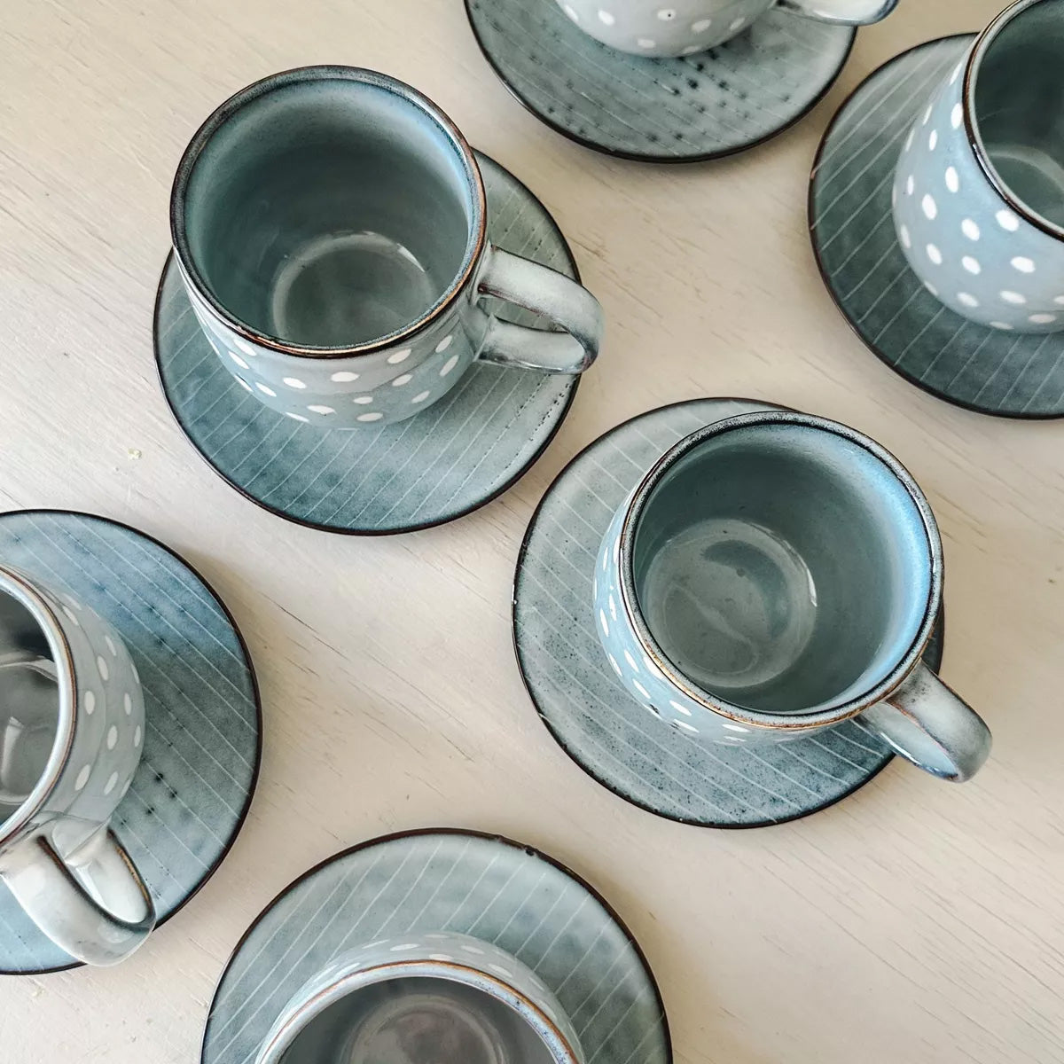 Plato rústico destonalizado líneas cerámica Plato Frank Home Chile