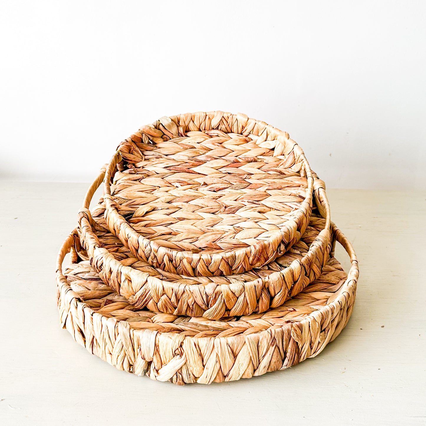 Set 3 Bandejas Tejidas Rafia 30cm, 25cm y 20cm - Redondas Canasto yute Frank Home Chile