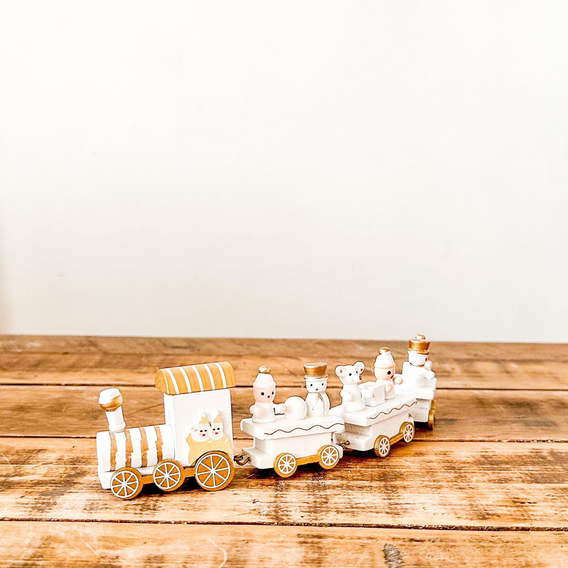 Tren Decorativo de Madera Navideño Blanco y Dorado Adorno Frank Home Chile