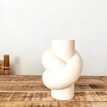 Florero Cerámica Nudo 24cm Diseño Escultural | Frank Home Florero Frank Home Chile