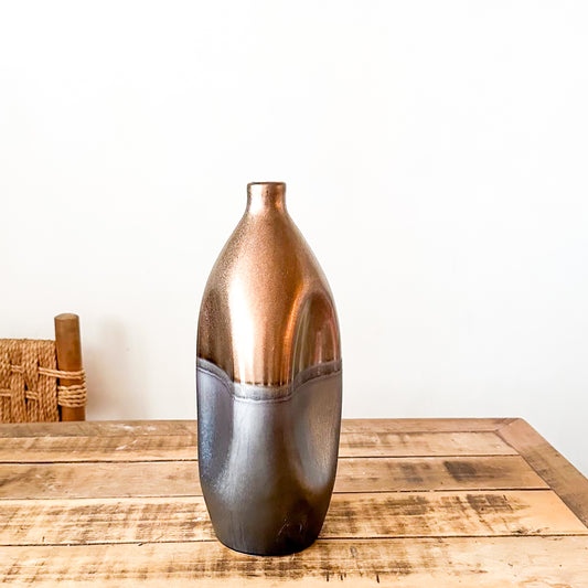 Jarrón Metálico Bronce Azulado 34.5cm Diseño Contemporáneo | Frank Home Florero Frank Home Chile