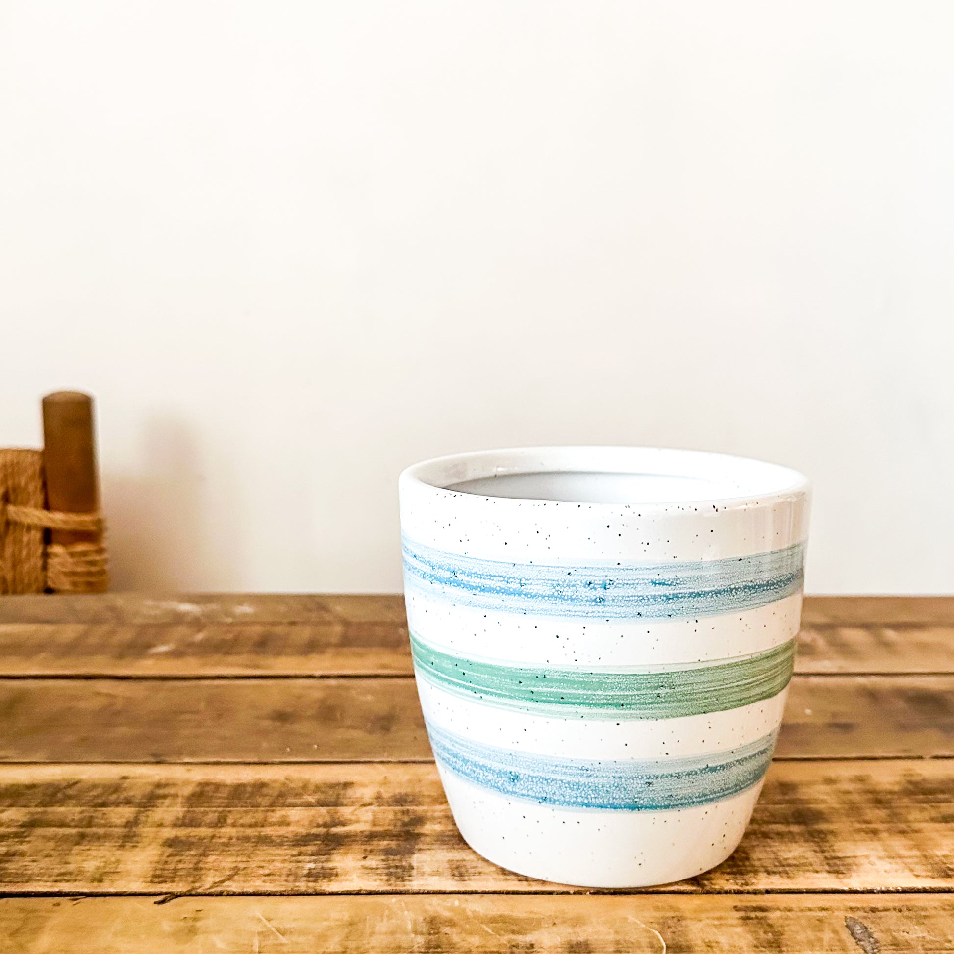 Porta Macetero Cerámica Blanca Listado 12cm Artesanal | Frank Home Porta Macetero Frank Home Chile