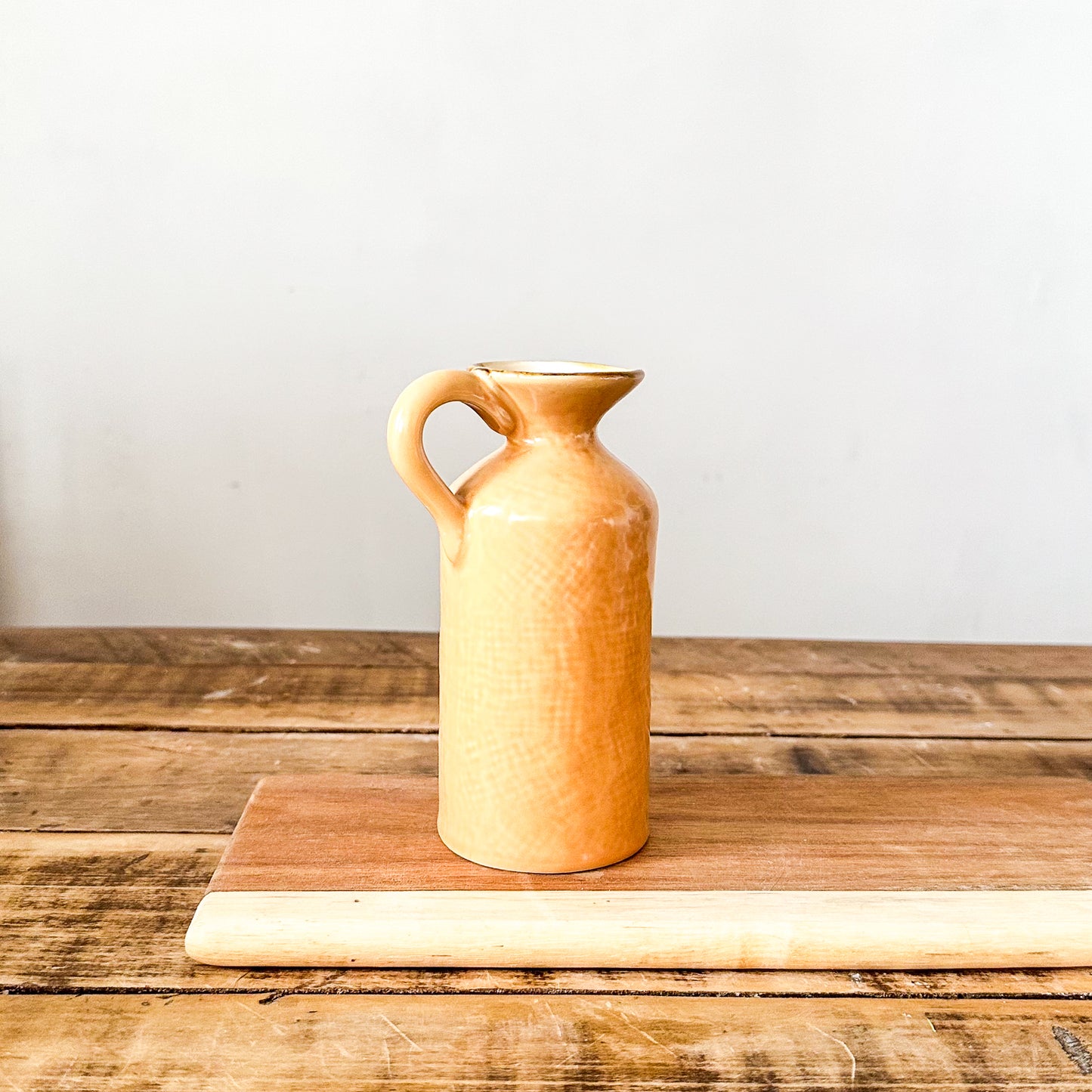 Jarrita Cerámica Ocre 300ml 15cm - Diseño Artesanal Rústico Jarra Frank Home Chile