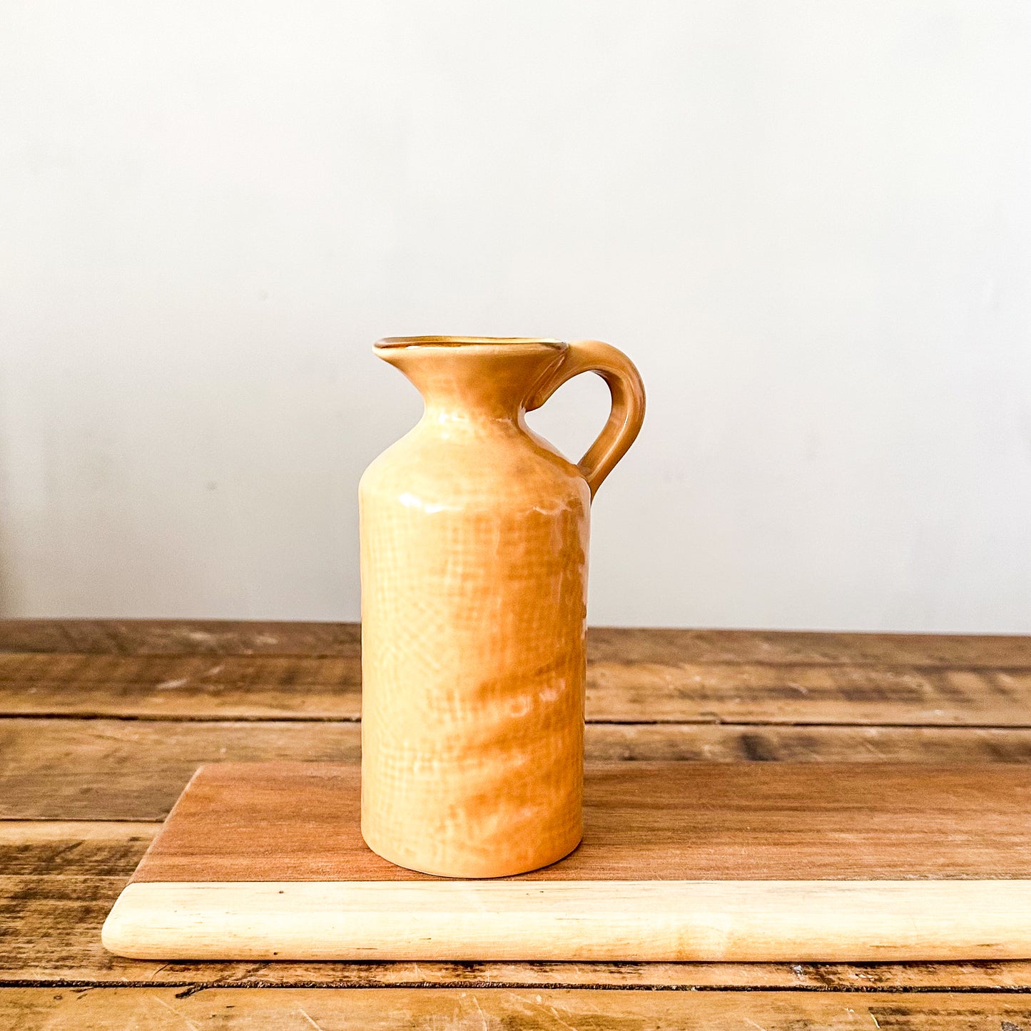 Jarrita Cerámica Ocre 300ml 15cm - Diseño Artesanal Rústico Jarra Frank Home Chile