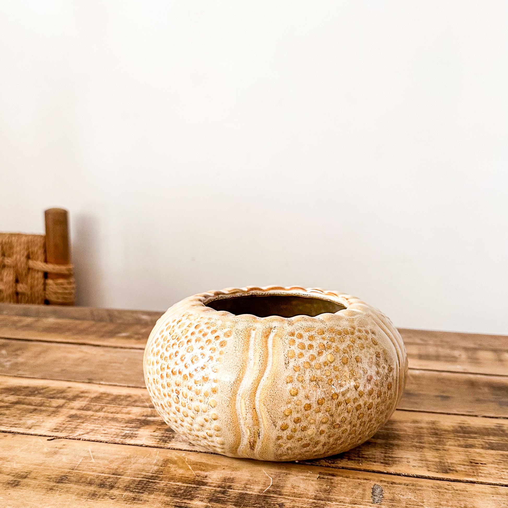 Florero Centro de Mesa Cerámica Esmaltada Beige 16cm - Diseño Elegante Florero Frank Home Chile