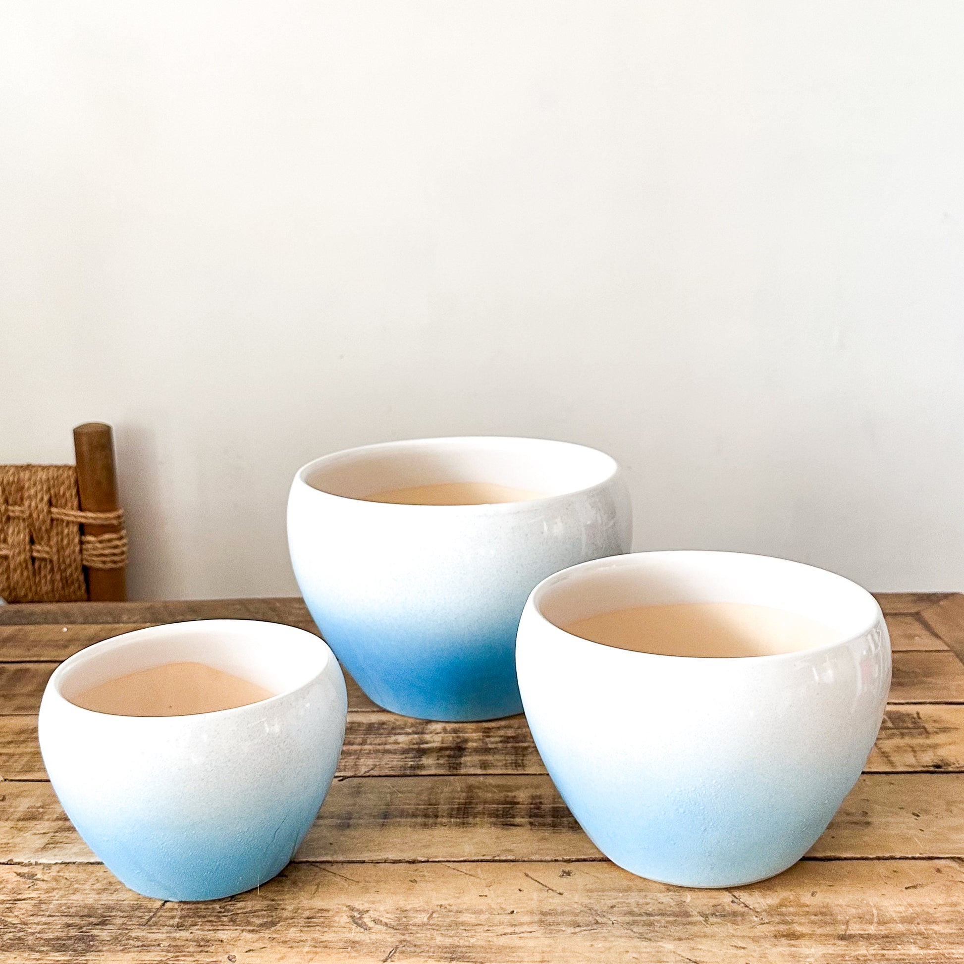 Set 3 Maceteros Cerámica Azul Degradado - Diseño Elegante Blanco Macetero Frank Home Chile