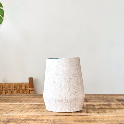 Florero Cerámica Blanca Texturada Interior Esmaltado Azul - 30 cm Florero Frank Home Chile