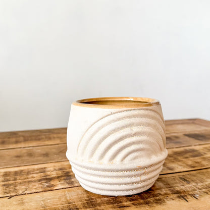 Porta Macetero Beige Relieve Geométrico 10cm - Diseño Artesanal Porta Macetero Frank Home Chile