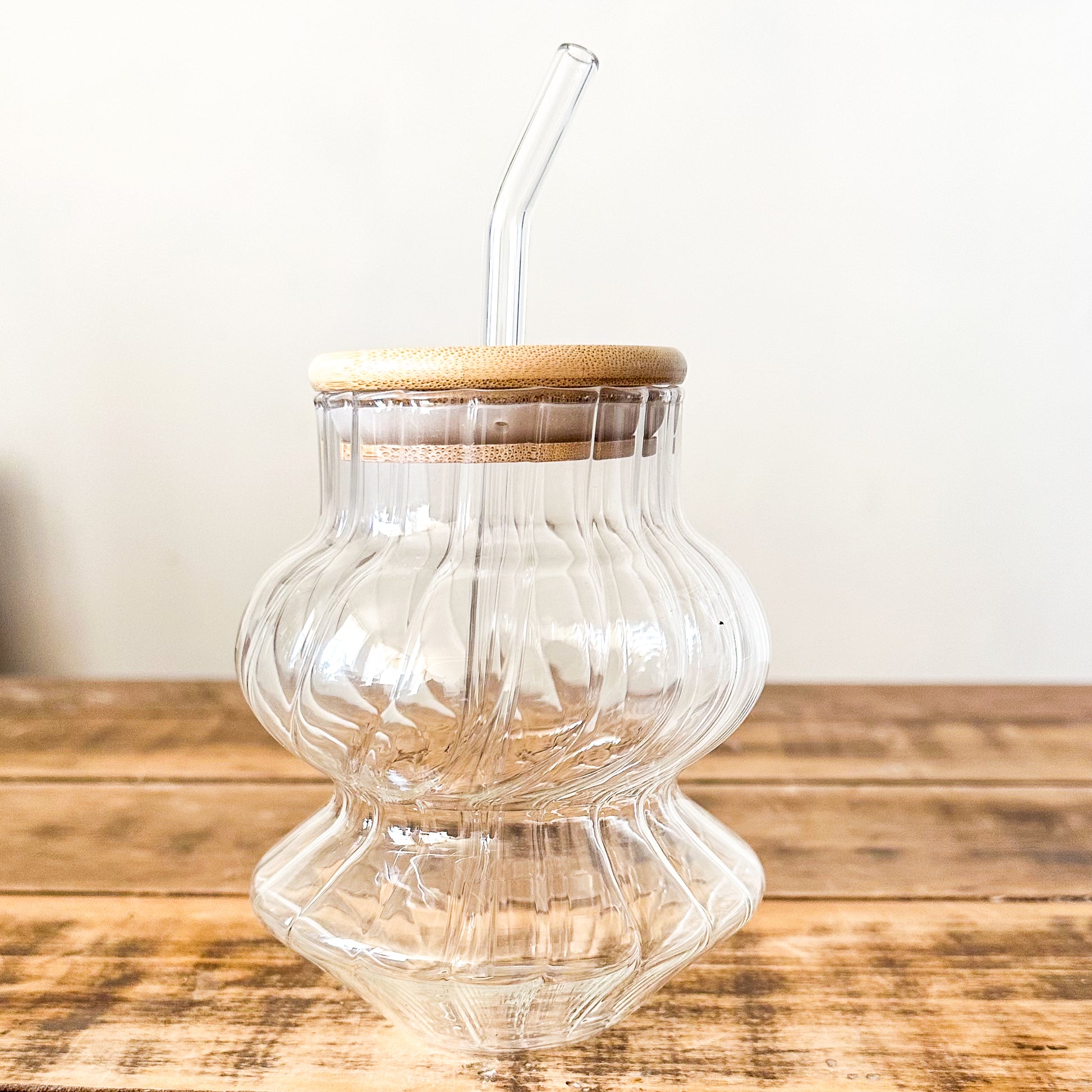 Vaso Vidrio Acanalado con Bombilla - Diseño Orgánico Moderno Vasos Frank Home Chile