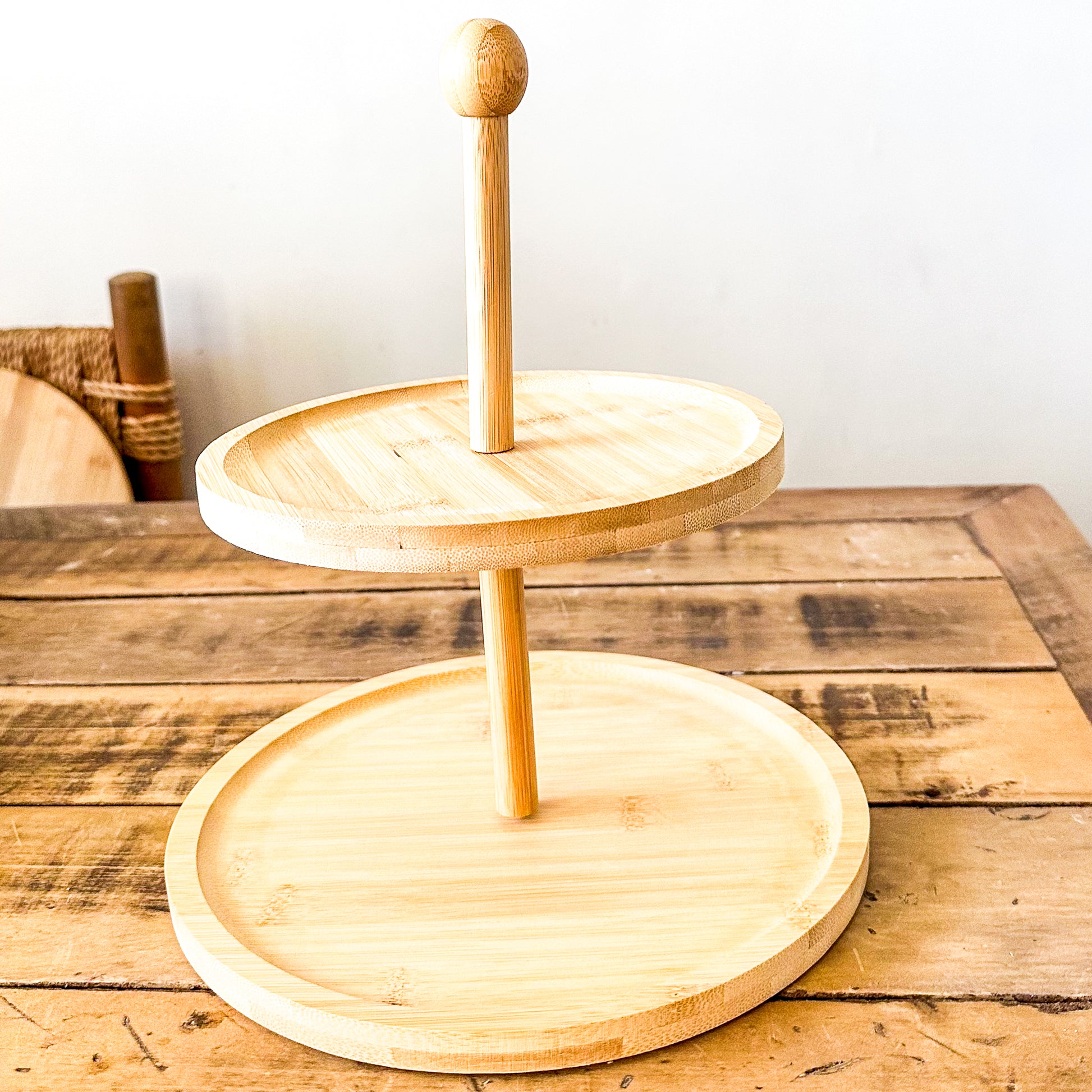 Bandeja Dos Niveles Bambú 30cm - Diseño Natural Elegante bandeja Frank Home Chile