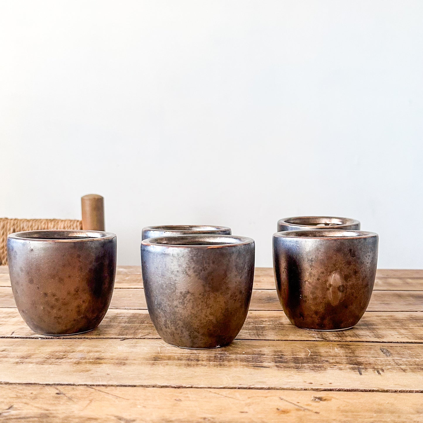 Set 5 Porta Maceteros Cerámica Bronce Envejecido 8cm Porta Macetero Frank Home Chile