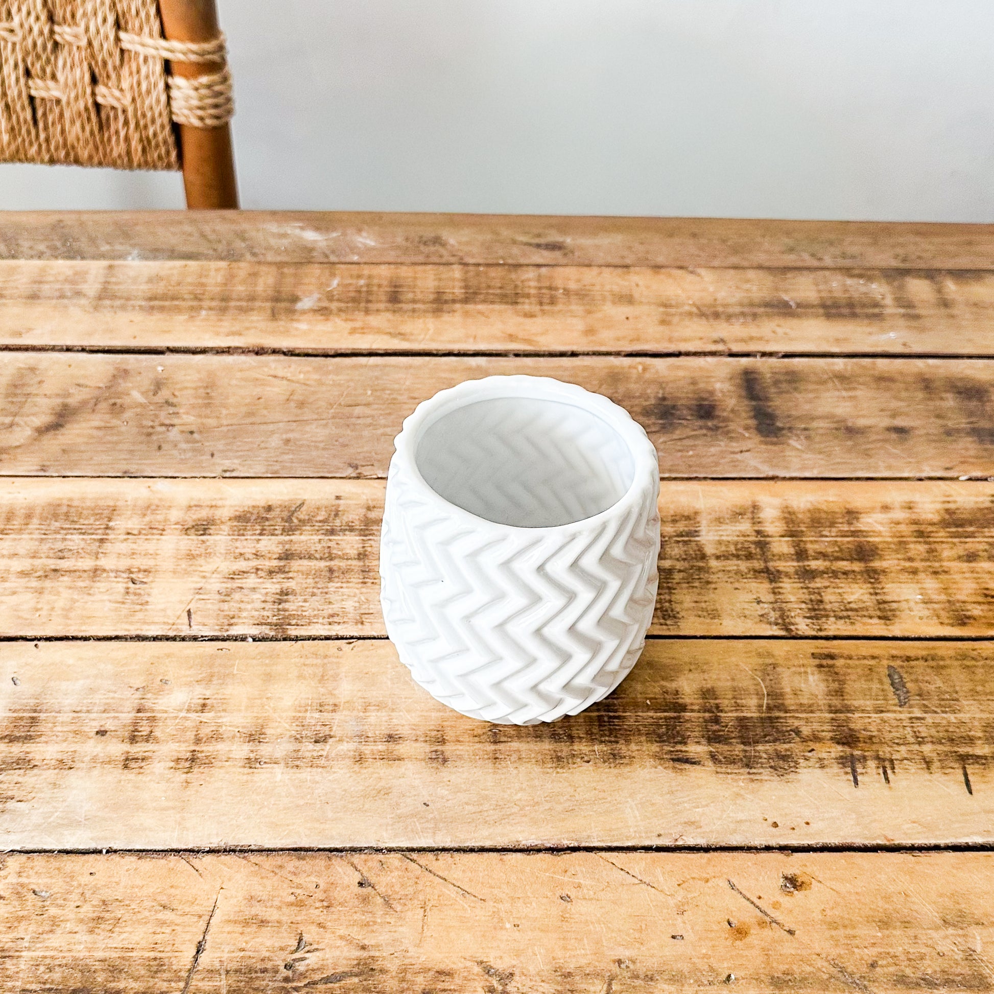 Porta Macetero Cerámica Blanca Textura Geométrica 11cm Porta Macetero Frank Home Chile