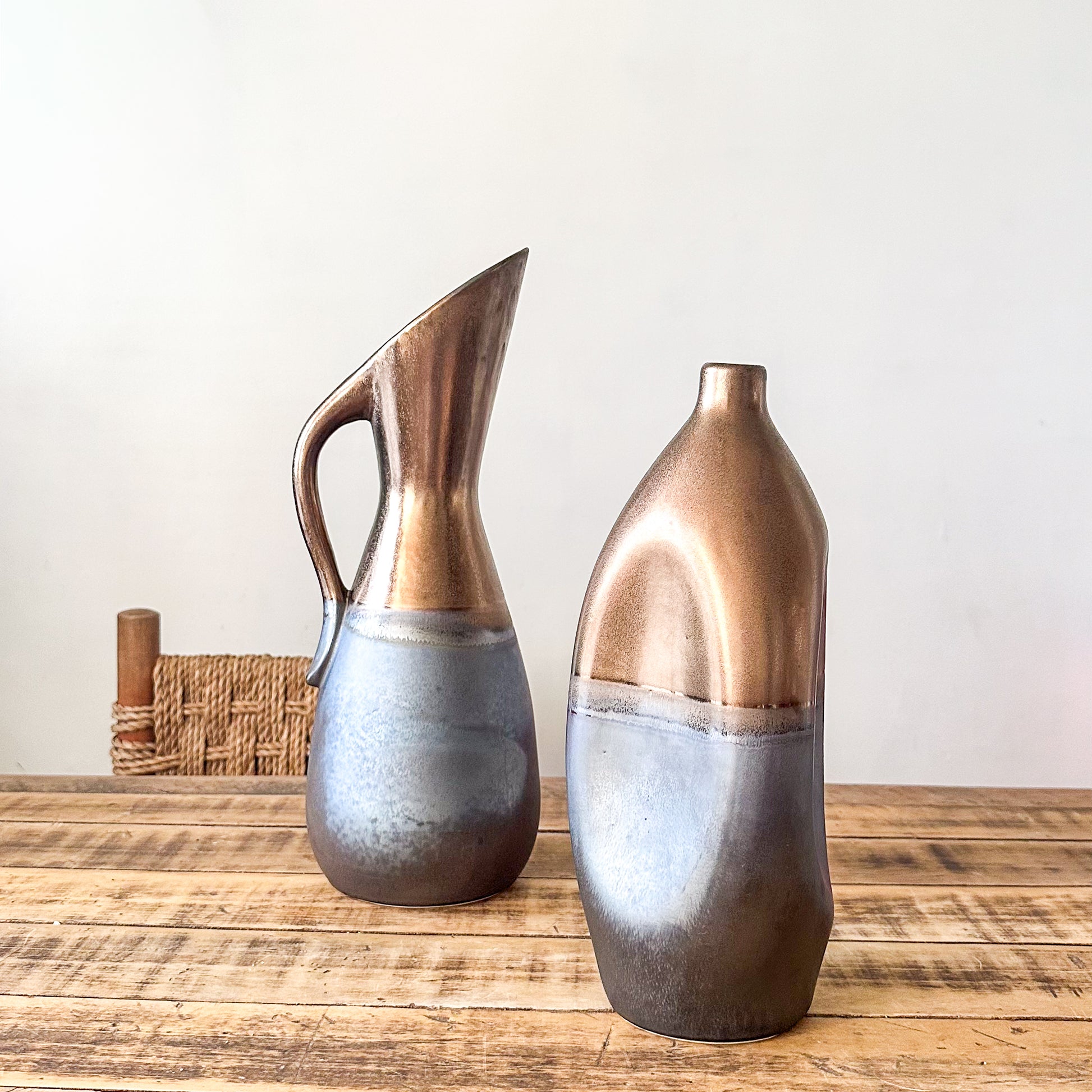 Jarrón Metálico Bronce Azulado 34.5cm Diseño Contemporáneo | Frank Home Florero Frank Home Chile