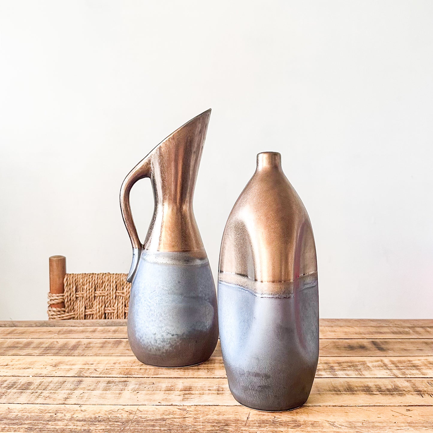 Jarrón Metálico Bronce Azulado 34.5cm Diseño Contemporáneo | Frank Home Florero Frank Home Chile