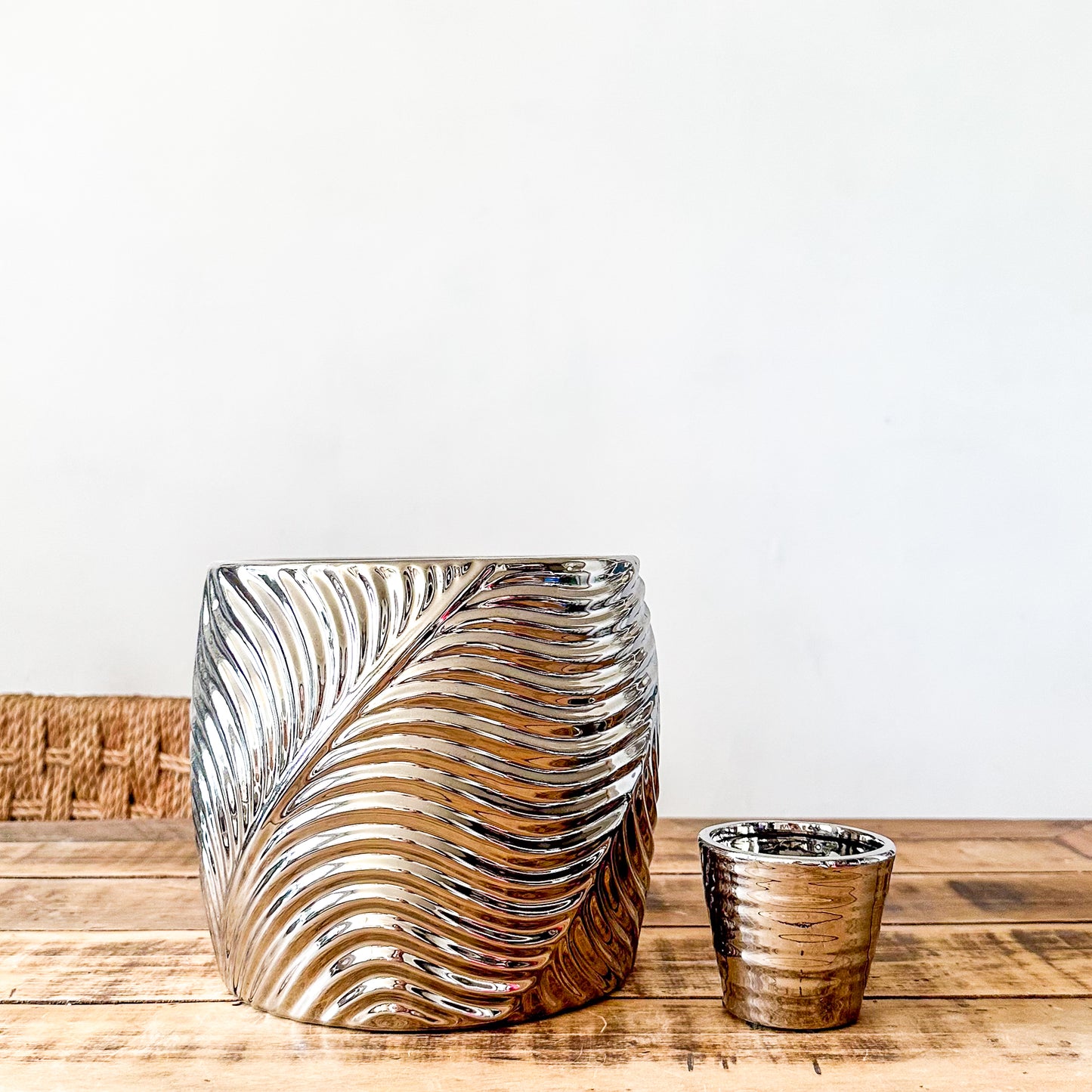 Porta Macetero Metálico Plateado Relieve + Porta Suculenta | Frank Home Porta Macetero Frank Home Chile