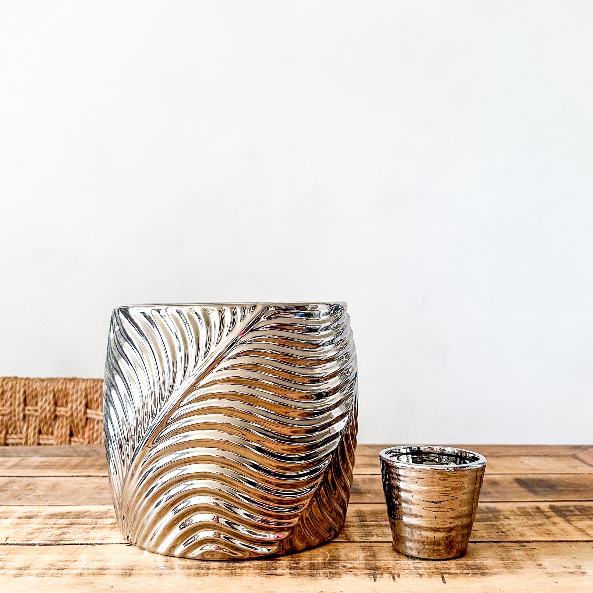 Porta Macetero Metálico Plateado Relieve + Porta Suculenta | Frank Home Porta Macetero Frank Home Chile