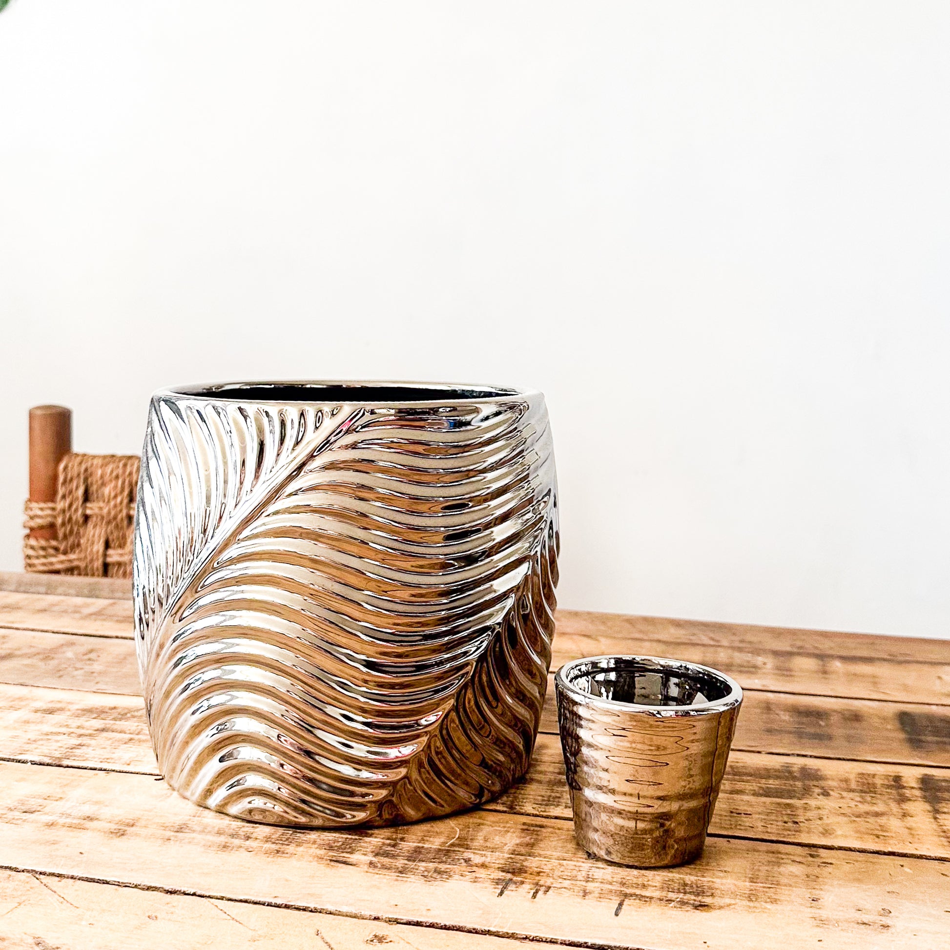 Porta Macetero Metálico Plateado Relieve + Porta Suculenta | Frank Home Porta Macetero Frank Home Chile