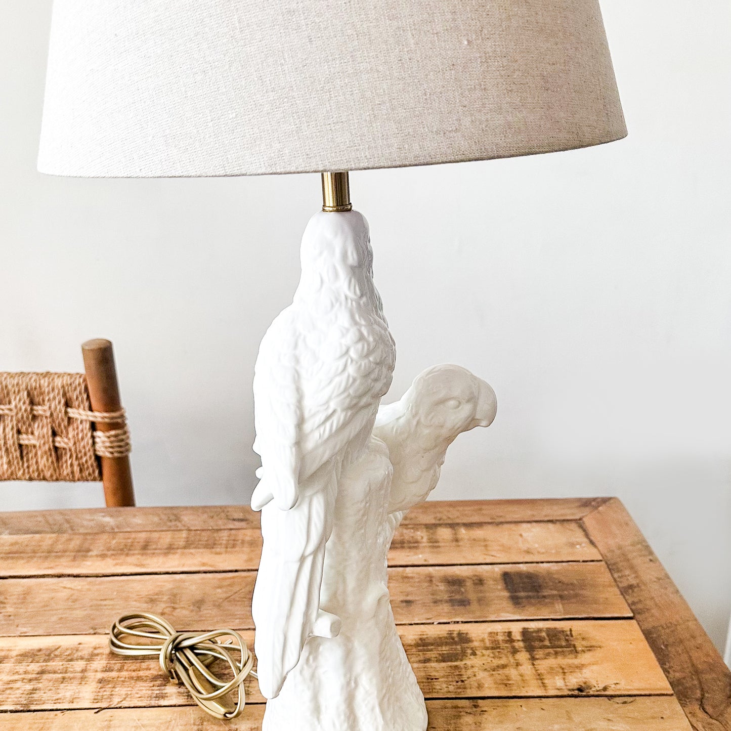 Lámpara Base Cerámica Esmaltada Pájaros Pantalla Beige Lampara de mesa y escritorio Frank Home Chile