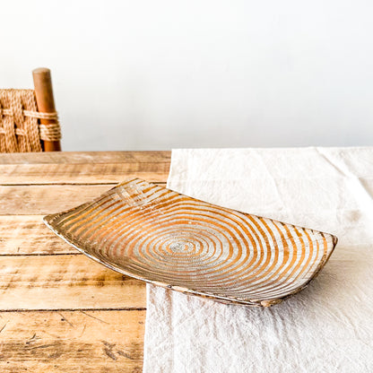 Bandeja Decorativa Metálica Bronce - Diseño Elegante Contemporáneo bandeja Frank Home Chile