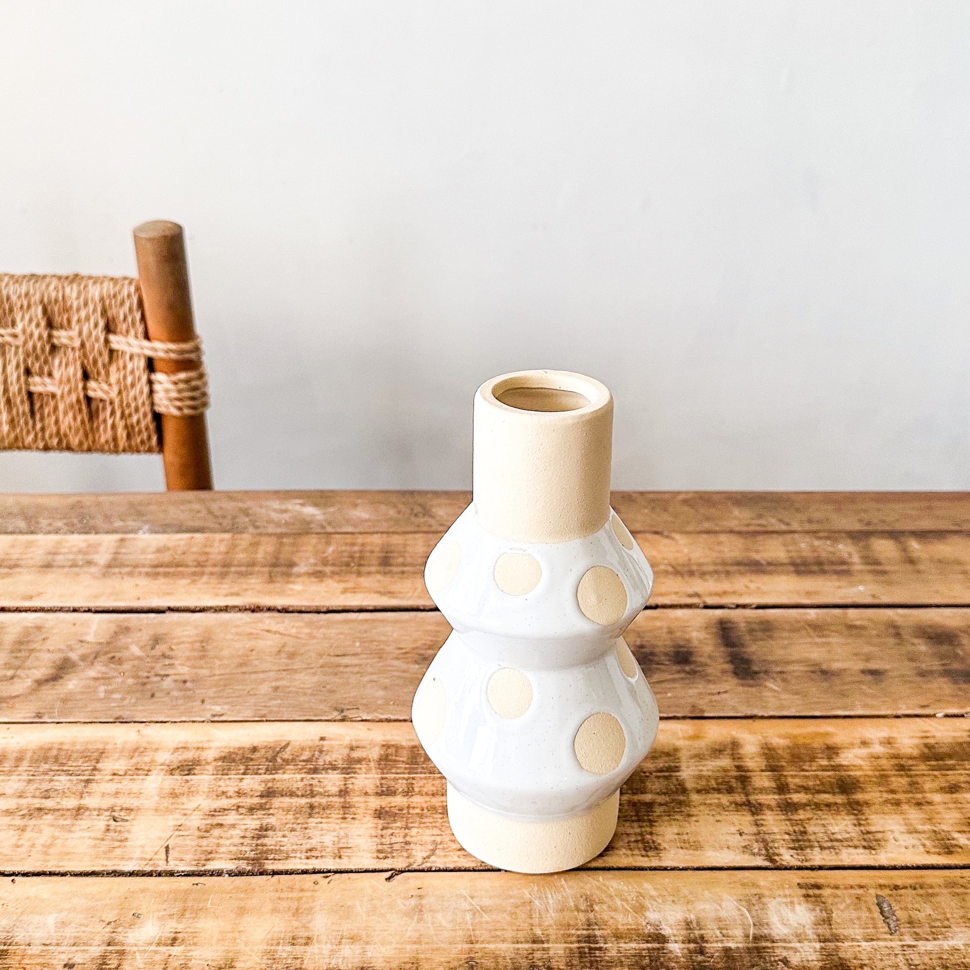 Florero cerámica lunares beige Florero Frank Home Chile