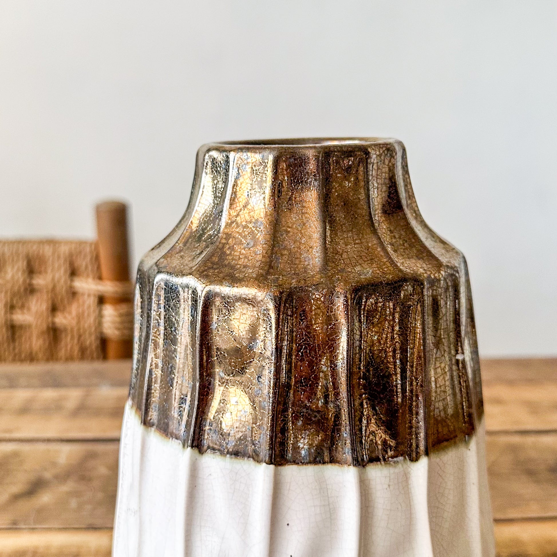 Florero Bicolor Cerámica Blanco Bronce Florero Frank Home Chile