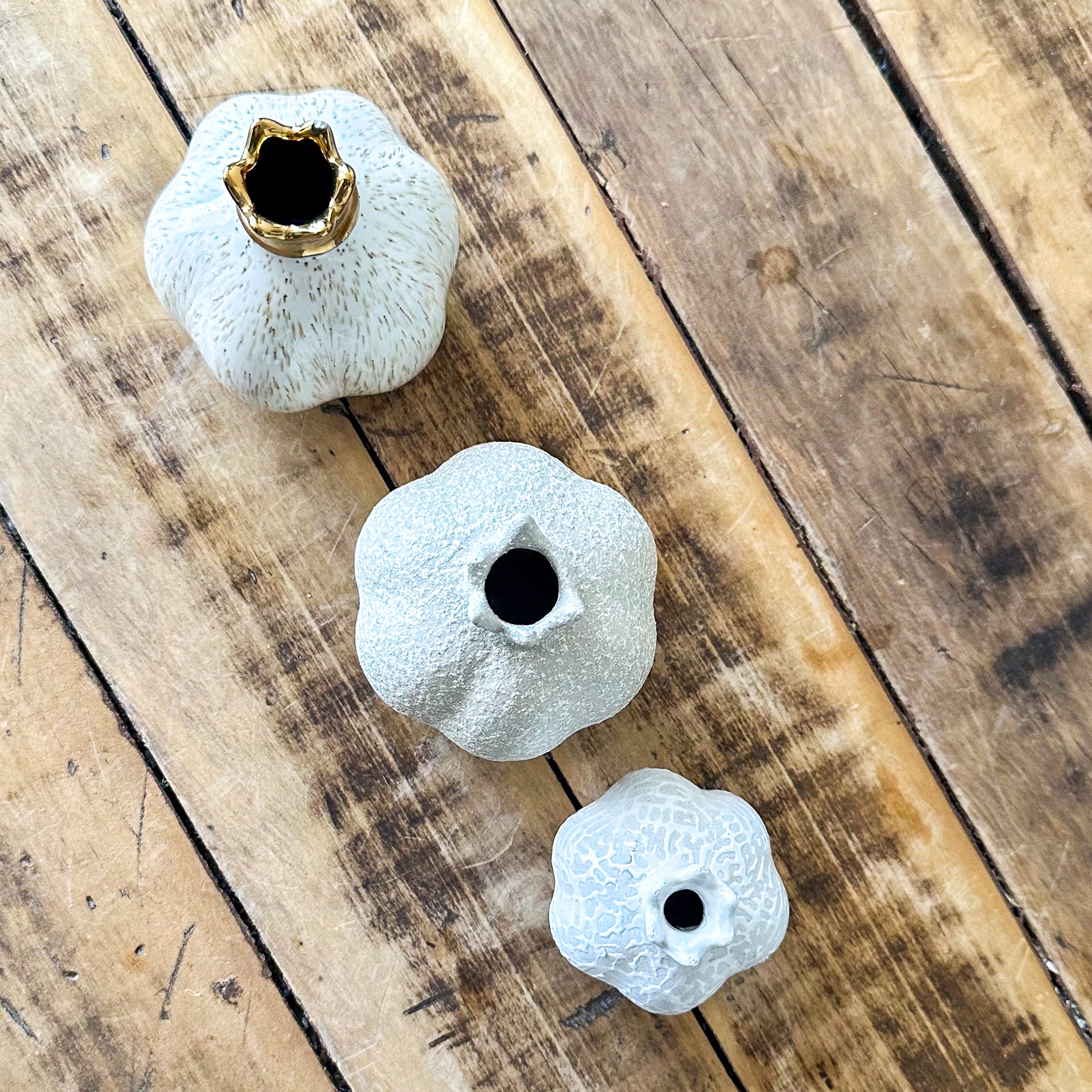 Floreros Granada Cerámica Esmaltada y Texturada | 3 Tamaños Florero Frank Home Chile