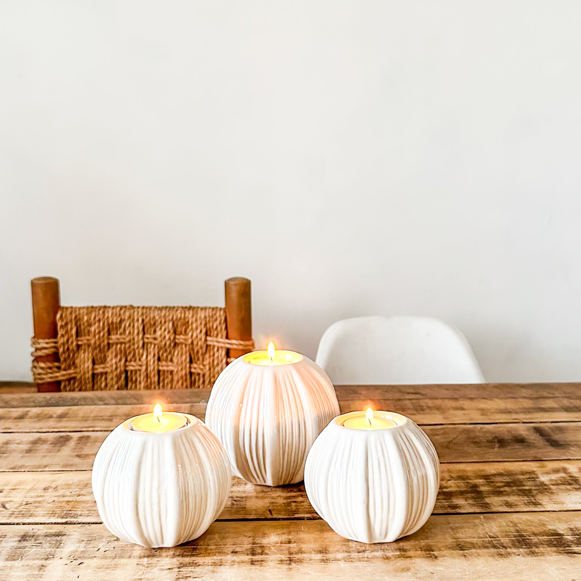 Set 3 Porta Velas Cerámica Esmaltada Relieve Líneas Beige Set Porta Velas Frank Home Chile