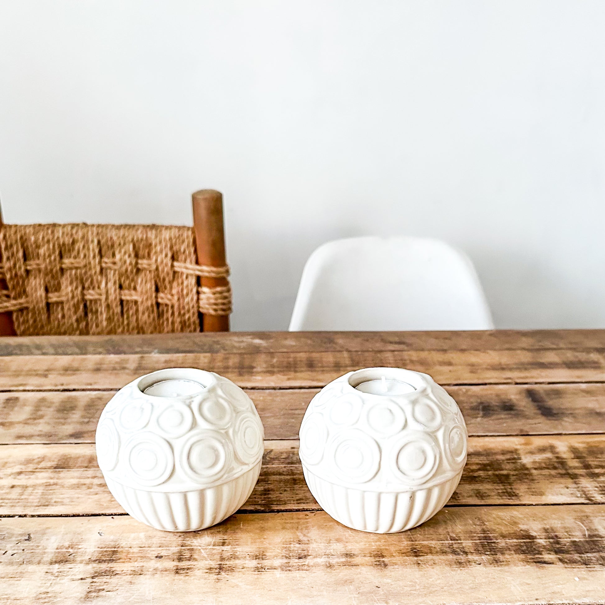 Set 2 Porta Velas Cerámica Esmaltada Blanca Texturas Set Porta Velas Frank Home Chile