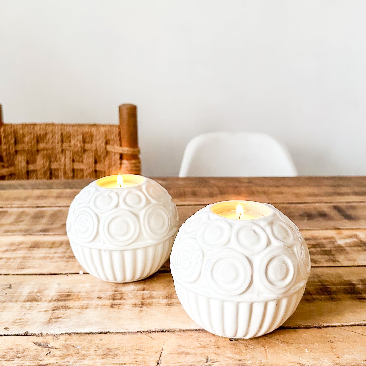 Set 2 Porta Velas Cerámica Esmaltada Blanca Texturas Set Porta Velas Frank Home Chile