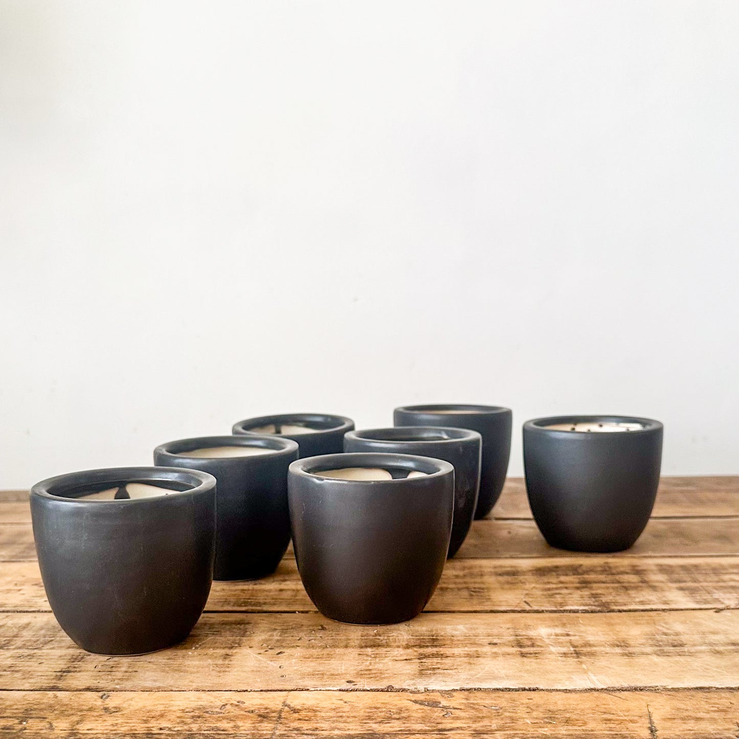 MIni Porta Macetero Cerámica Negra Porta Macetero Frank Home Chile