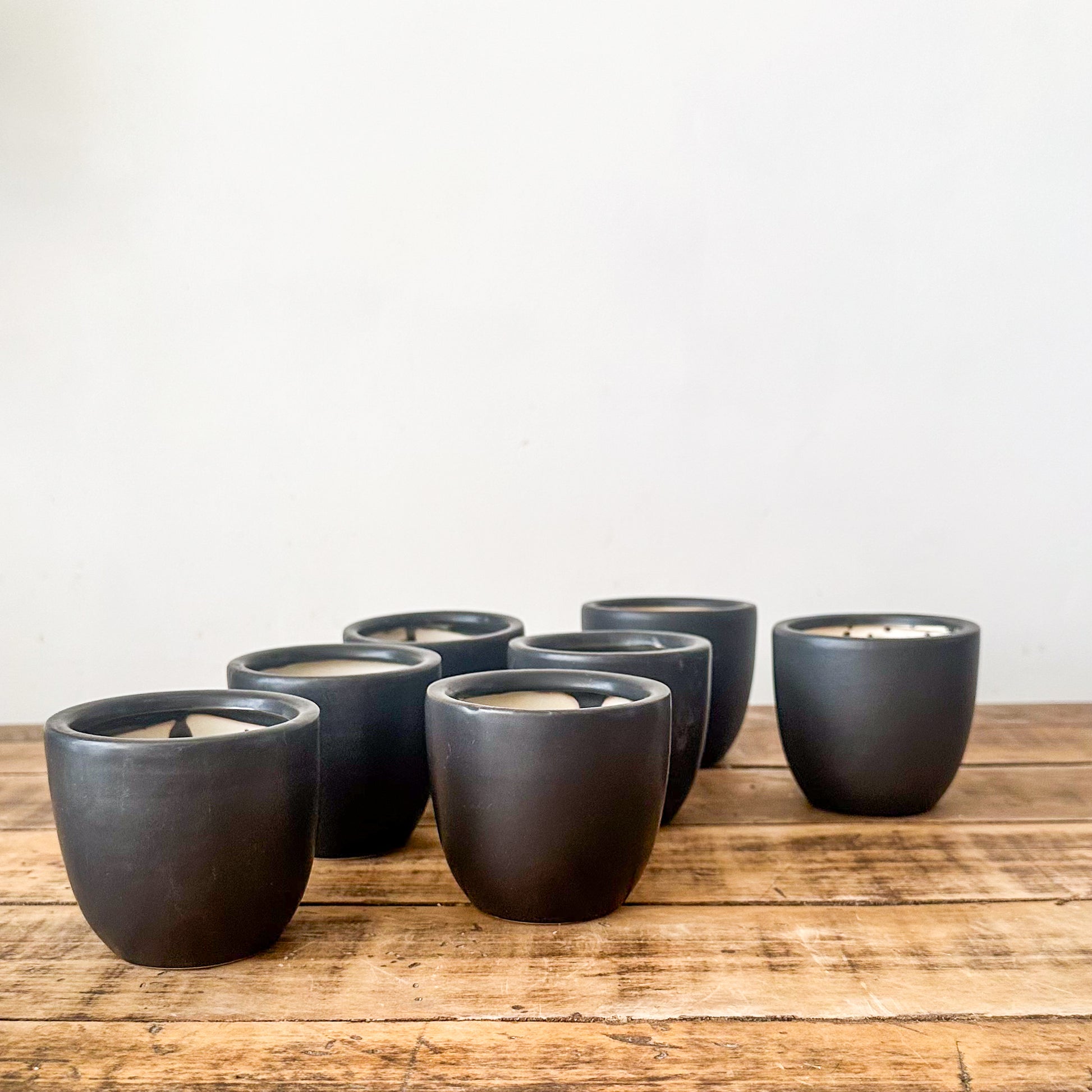 MIni Porta Macetero Cerámica Negra Porta Macetero Frank Home Chile