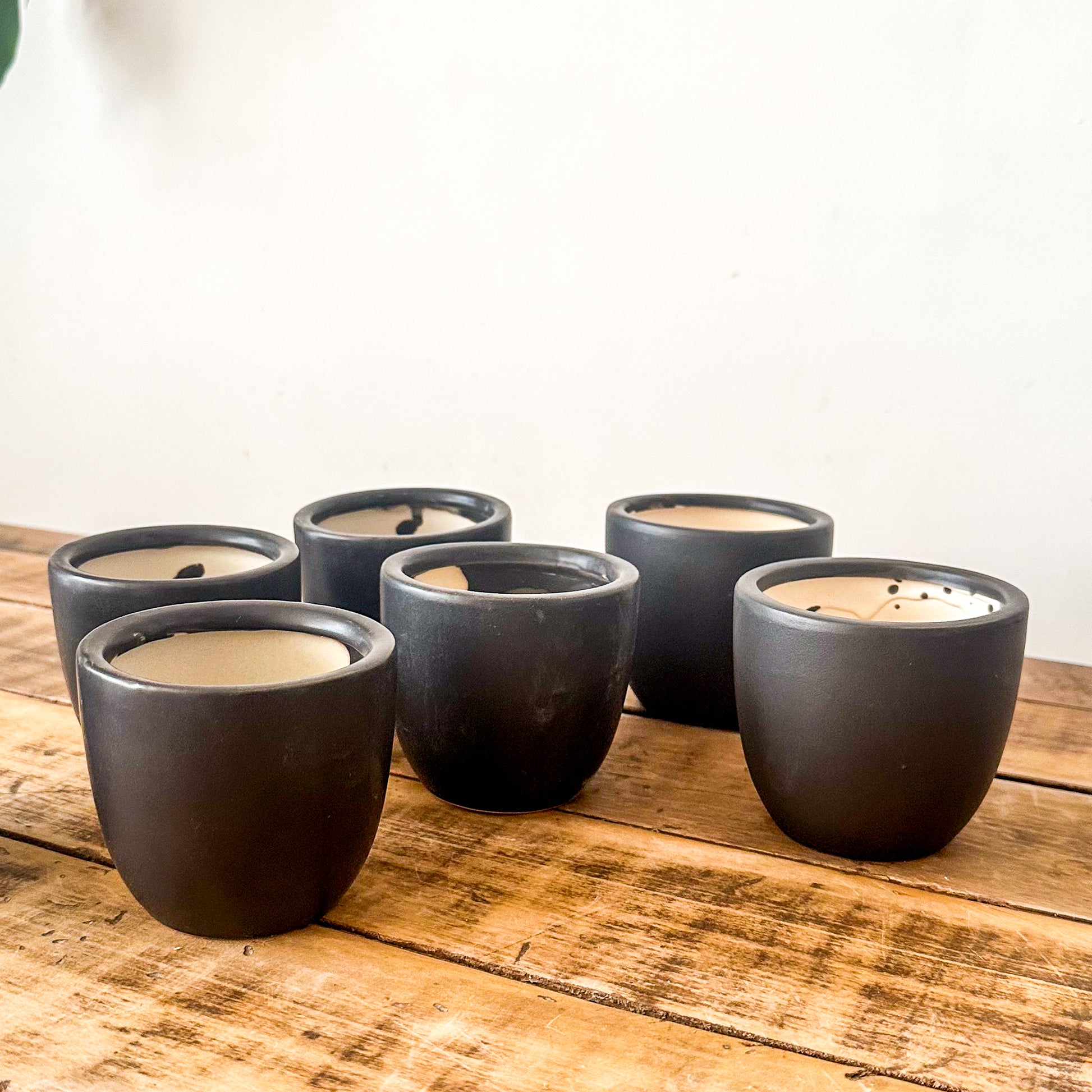 MIni Porta Macetero Cerámica Negra Mate Porta Macetero Frank Home Chile