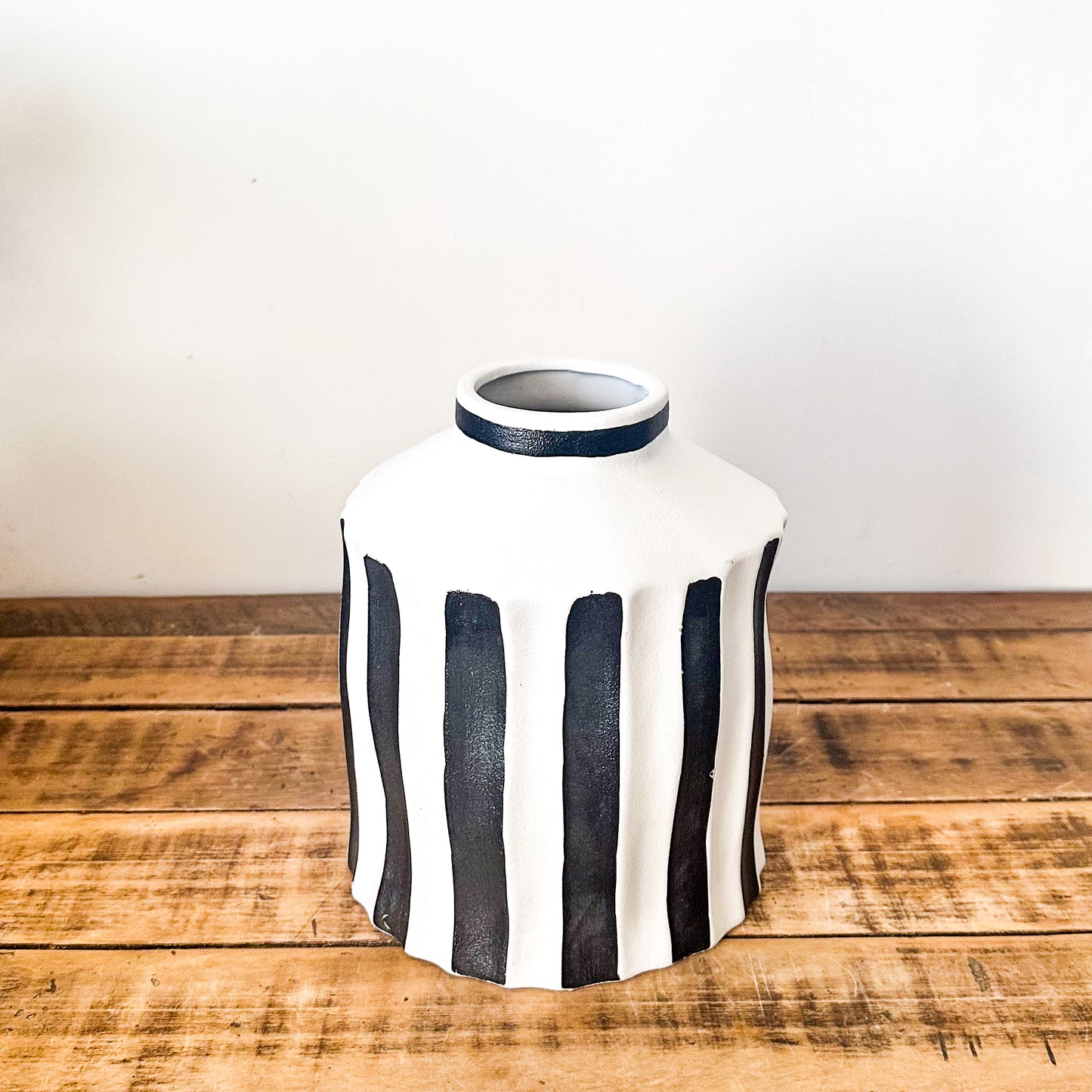 Florero Cerámica Listado Blanco Negro Florero Frank Home Chile