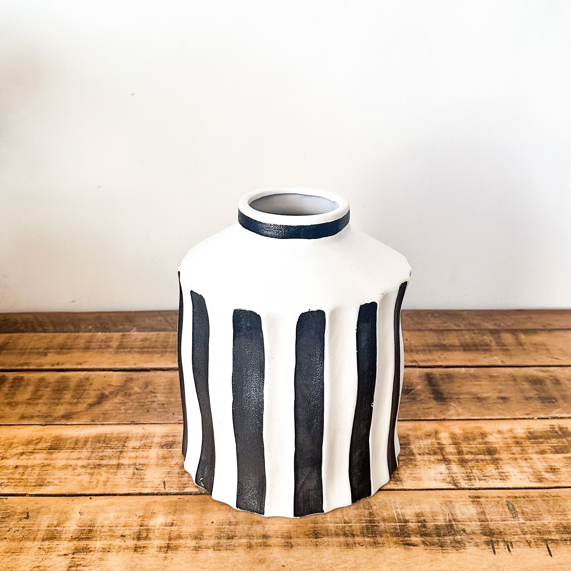 Florero Cerámica Listado Blanco Negro Florero Frank Home Chile