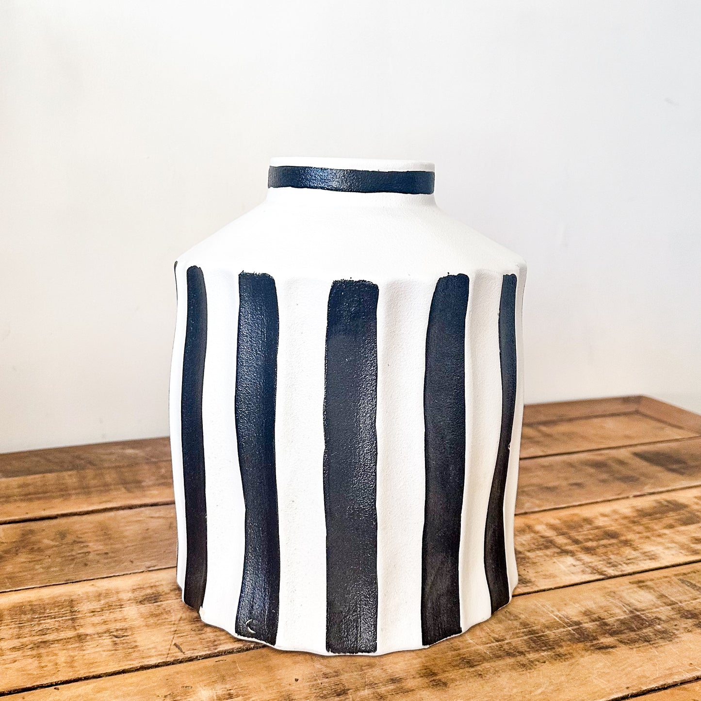 Florero Cerámica Listado Blanco Negro Florero Frank Home Chile