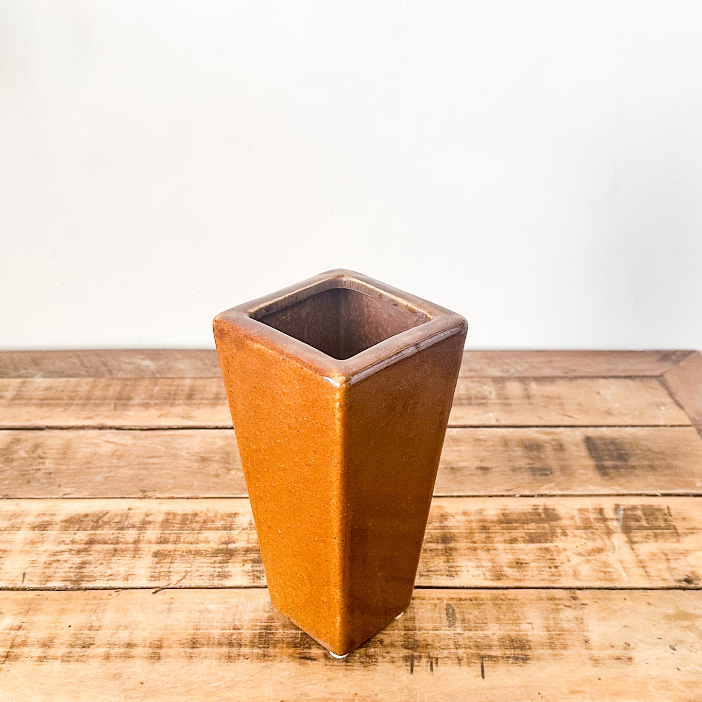 Macetero Cerámica Esmaltada Marrón Cónico Cuadrado 22 cm Macetero Frank Home Chile