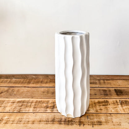 Florero Cerámica Ondulado Blanco 11x30 cm Florero Frank Home Chile