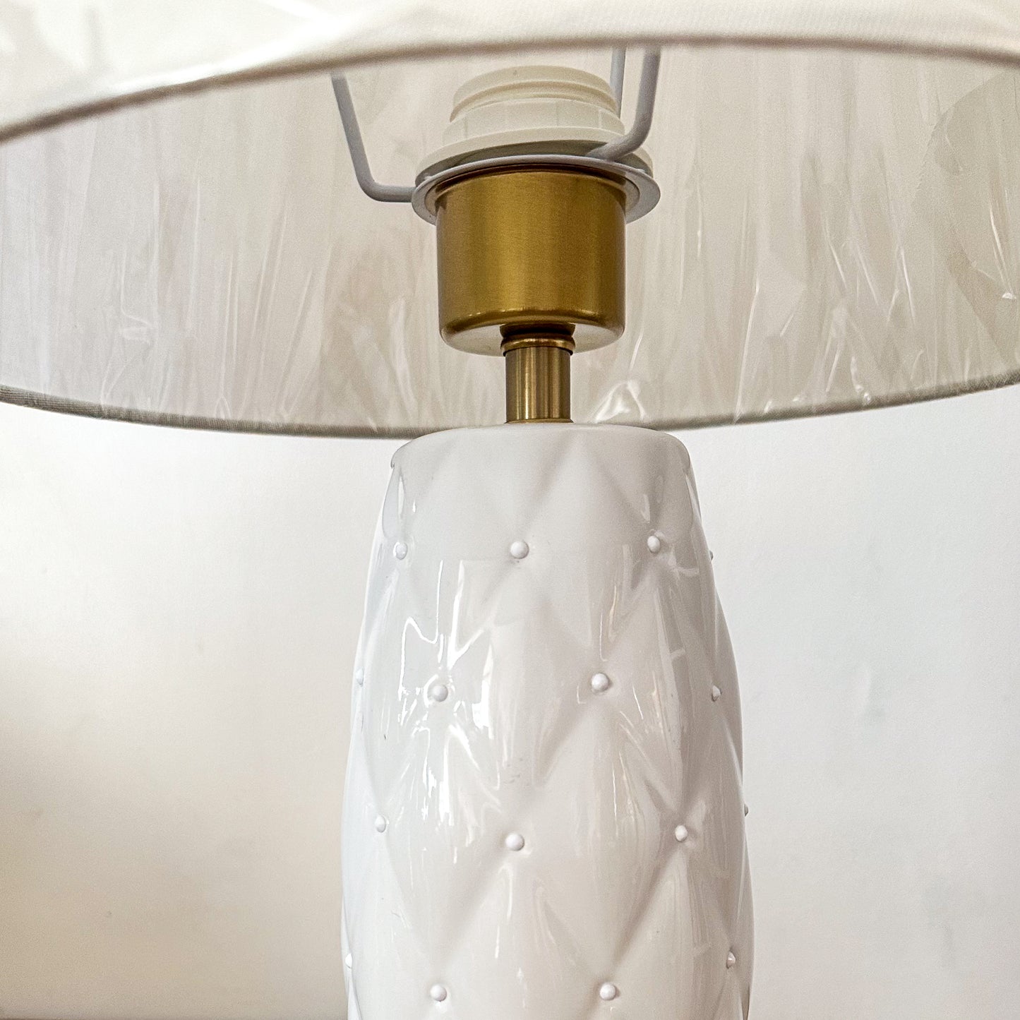 Lámpara de Mesa Cerámica Esmaltada Capitoné Lampara de mesa Frank Home Chile
