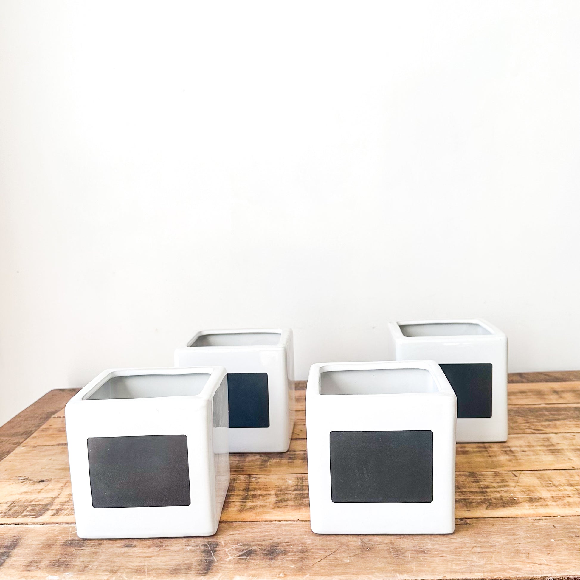 Set 4 Porta Maceteros Cerámica Pizarra 11 cm Porta Macetero Frank Home Chile