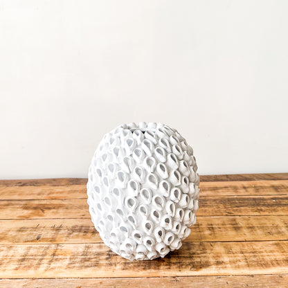 Florero Cerámica Esmaltada Blanca Relive 22 cm