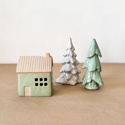 Set Casita + 2 Pinos Cerámica Esmaltada Adorno Frank Home Chile
