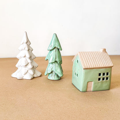 Set Casita + 2 Pinos Cerámica Esmaltada Adorno Frank Home Chile