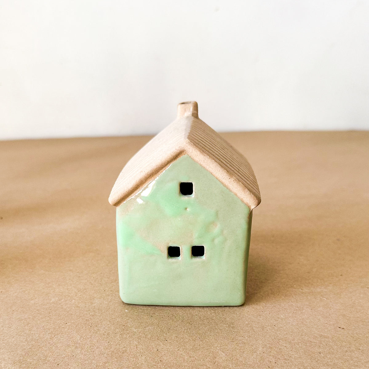 Set Casita + 2 Pinos Cerámica Esmaltada Adorno Frank Home Chile