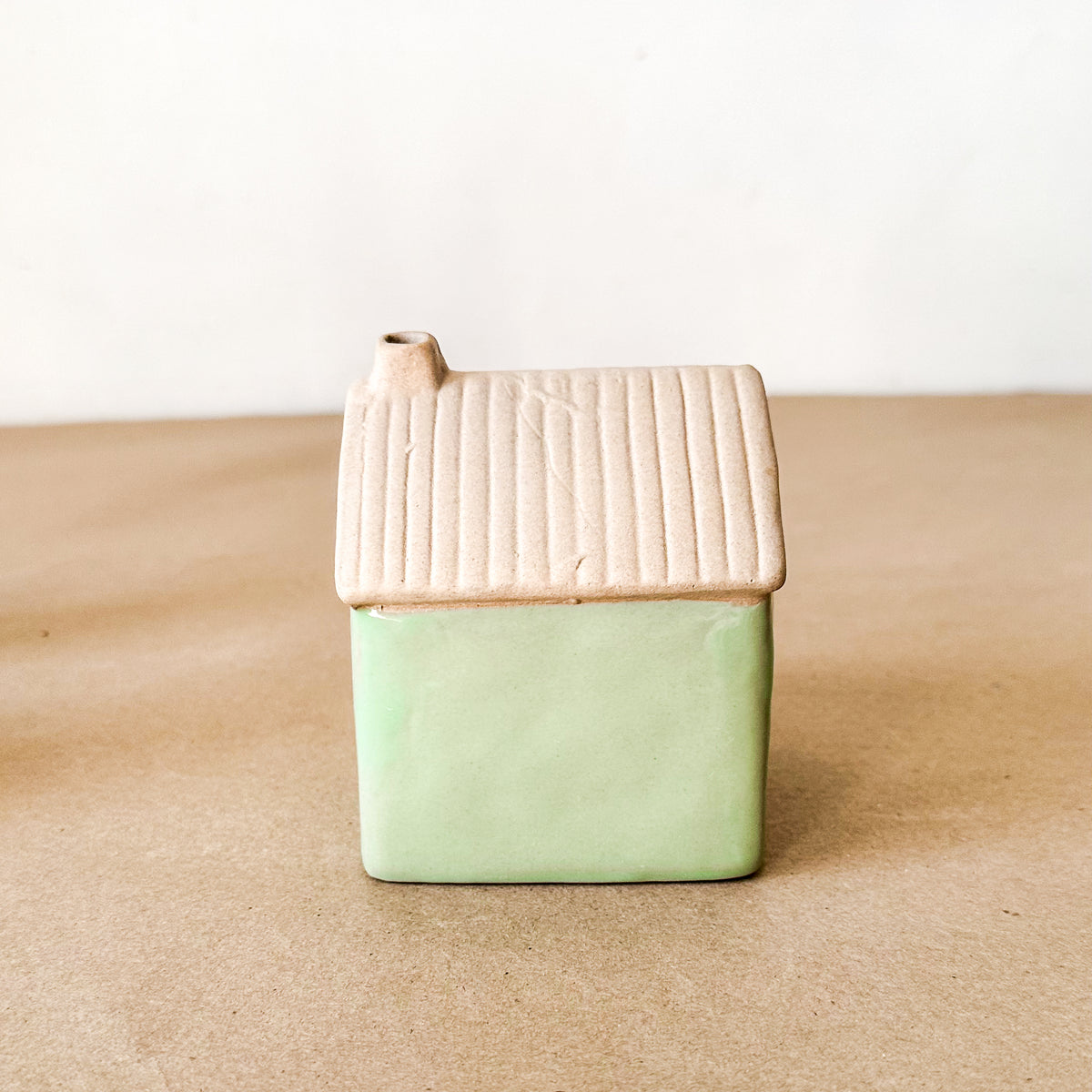 Set Casita + 2 Pinos Cerámica Esmaltada Adorno Frank Home Chile