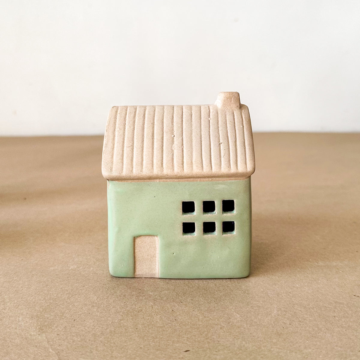 Set Casita + 2 Pinos Cerámica Esmaltada Adorno Frank Home Chile