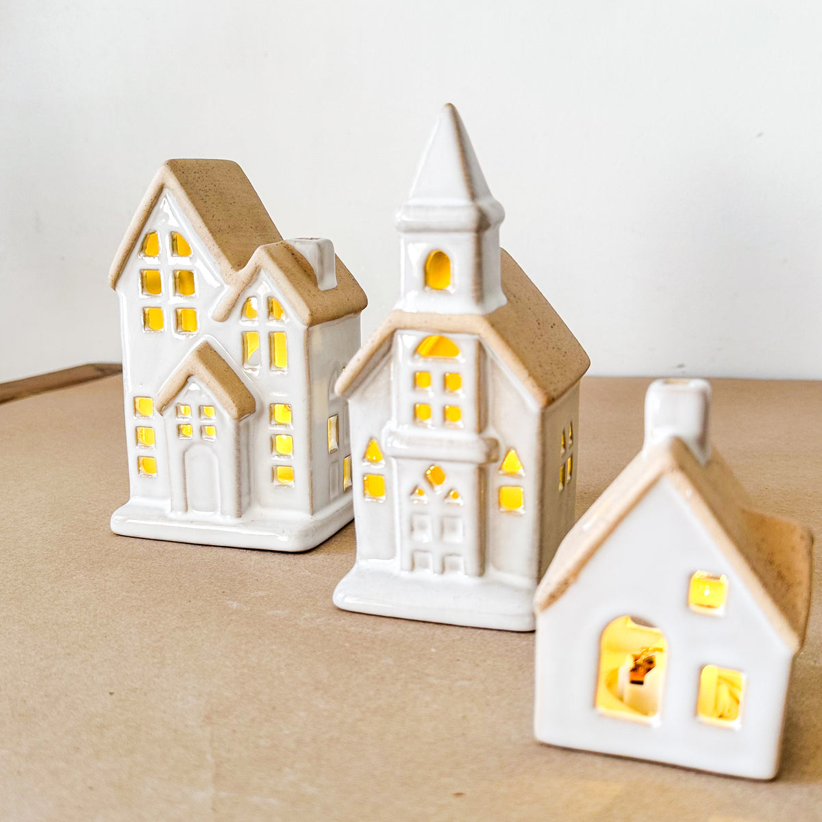 Set 3 Casitas Cerámica Bicolor con Luz Adorno Frank Home Chile